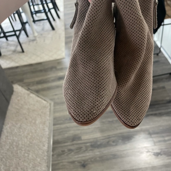 Taupe Vince Camuto booties - Picture 5 of 5
